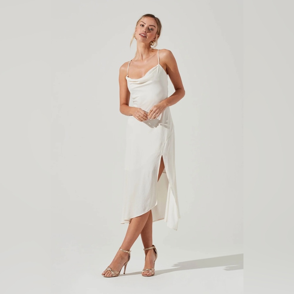 ASTR the label GAIA MIDI DRESS in Medium